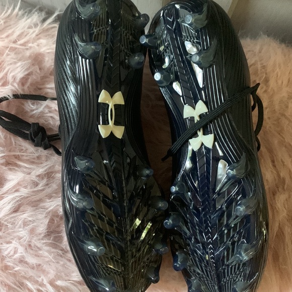 New 7.5 cleats under armor - Picture 6 of 7
